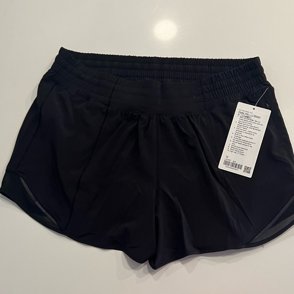 Lululemon 4” Hotty Hot Shorts
